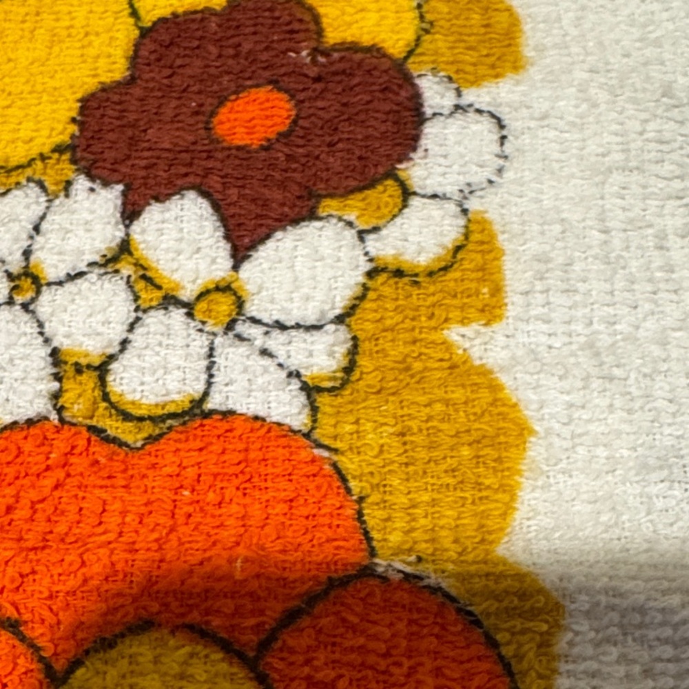 Retro Floral Bath and HandTowel - White, Orange, Yellow, Brown - Picture 5 of 16